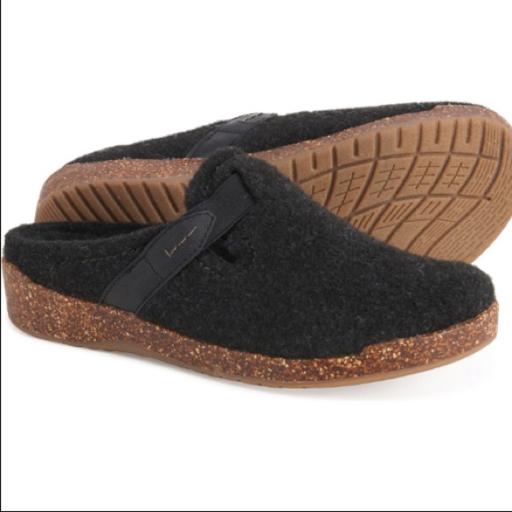 Earth Origins Felt Clogs Cork Sole 9
